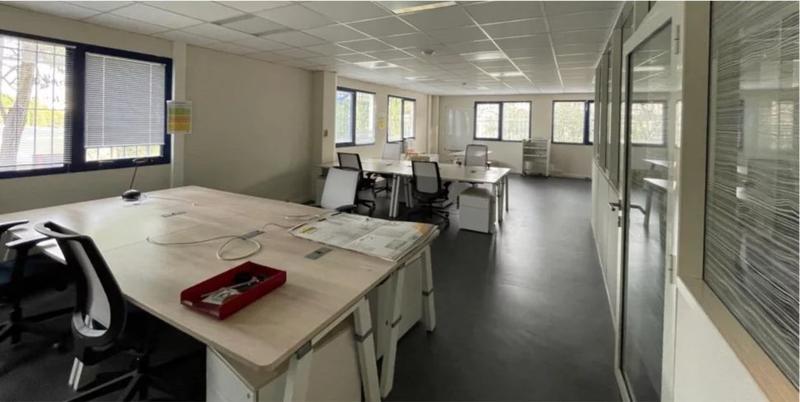 Bureau - 1 540 m²