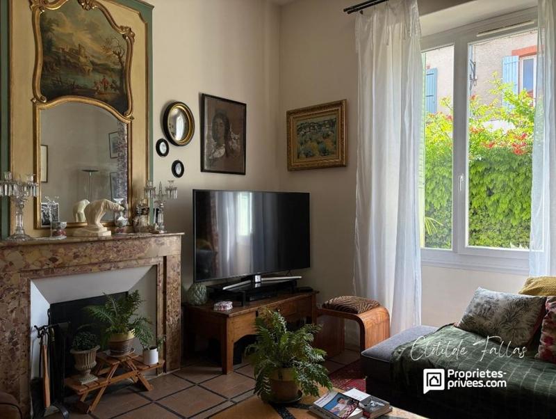 Maison - 254 m² - 10 pièces