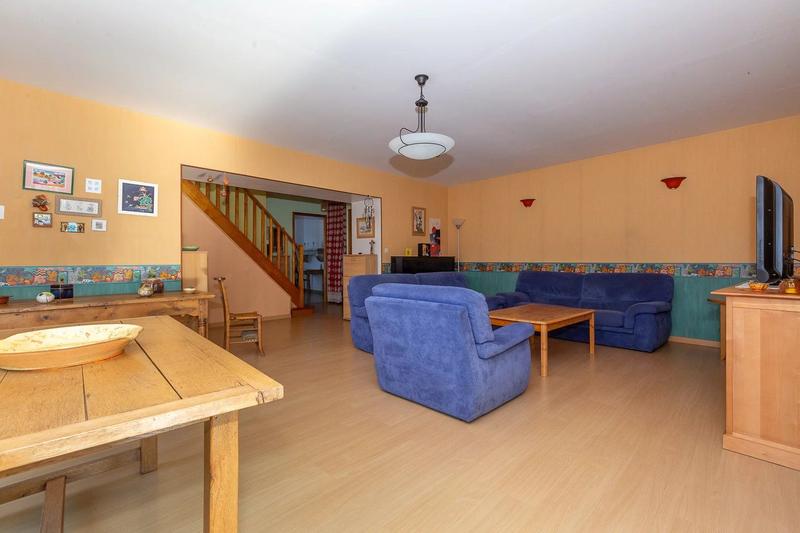 Maison - 245 m² - 8 pièces