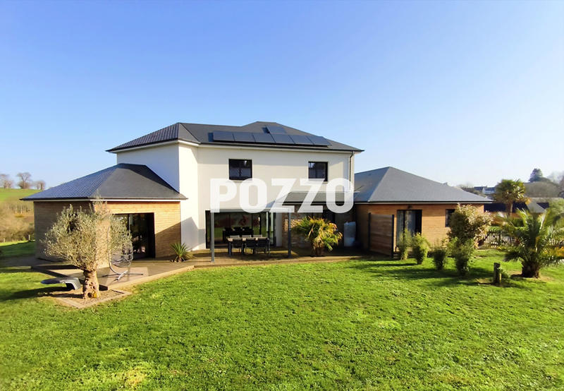 Maison - 283 m² - 11 pièces