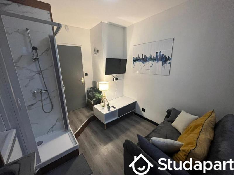 Chambre - 9 m² - 1 pièce