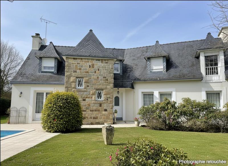 Maison - 187 m² - 8 pièces