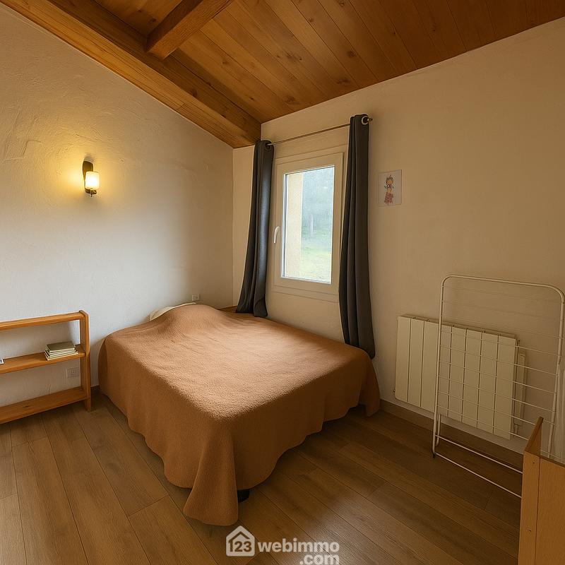 Maison - 245 m² - 9 pièces