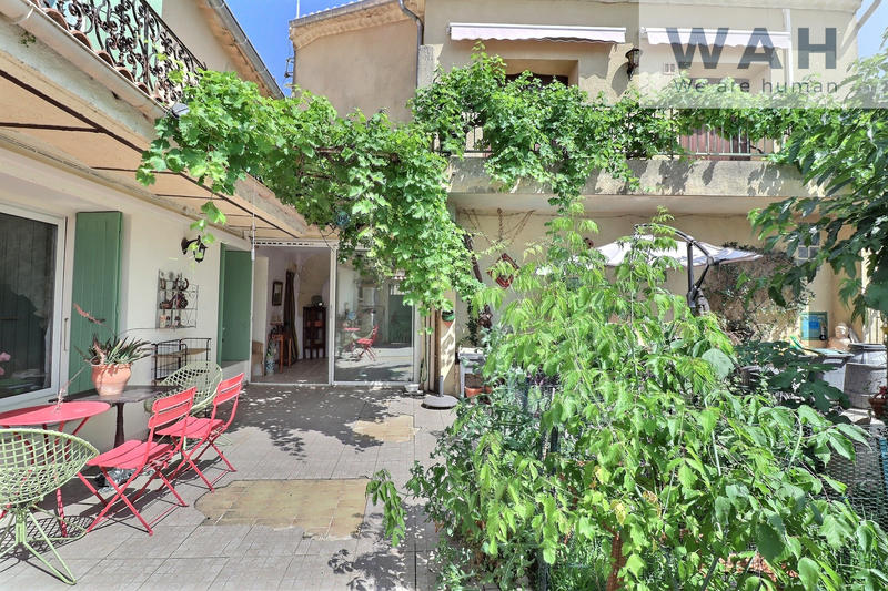 Maison - 263 m² - 7 pièces