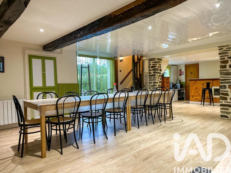 Maison - 374 m² - 17 pièces