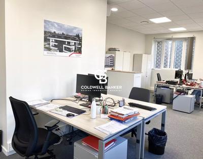 Local commercial - 255 m² - 6 pièces