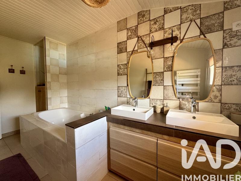 Maison - 200 m² - 7 pièces