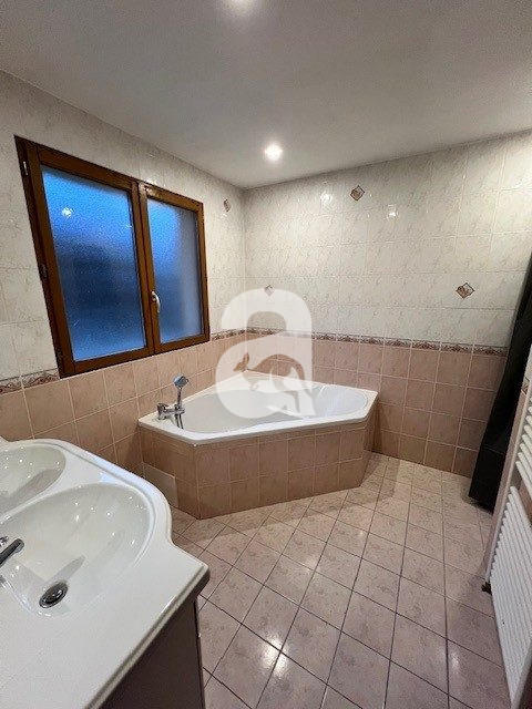 Maison - 101 m² - 6 pièces