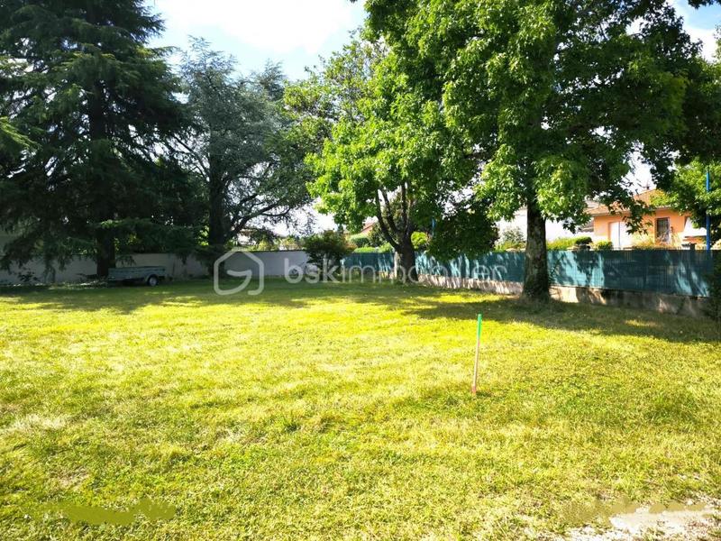 Terrain constructible - 612 m²