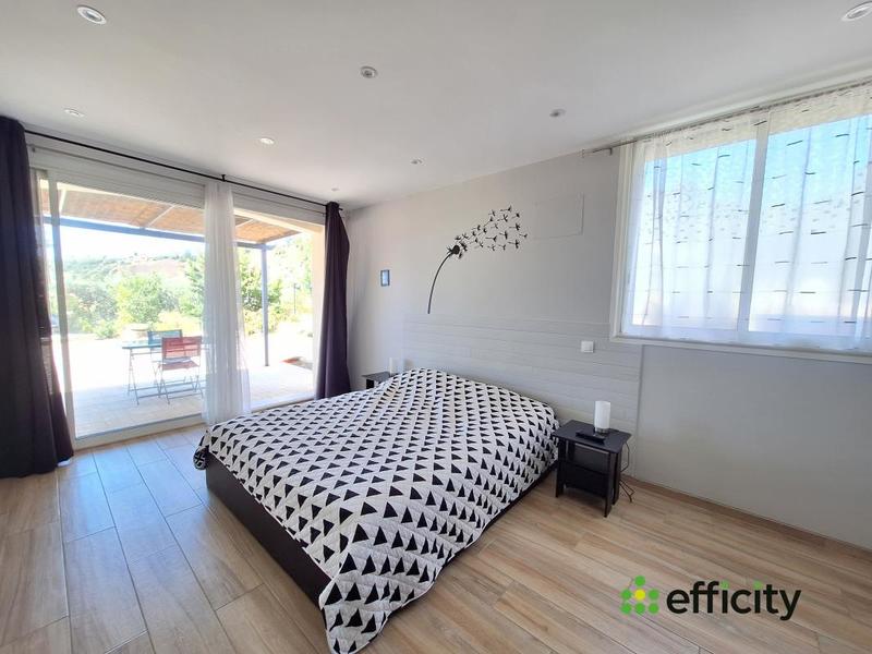 Villa - 225 m² - 9 pièces