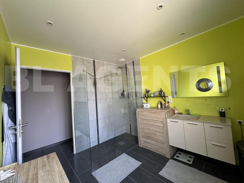 Maison - 134 m² - 5 pièces