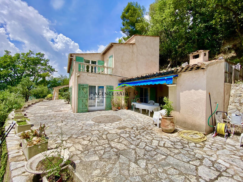 Maison - 221 m² - 5 pièces