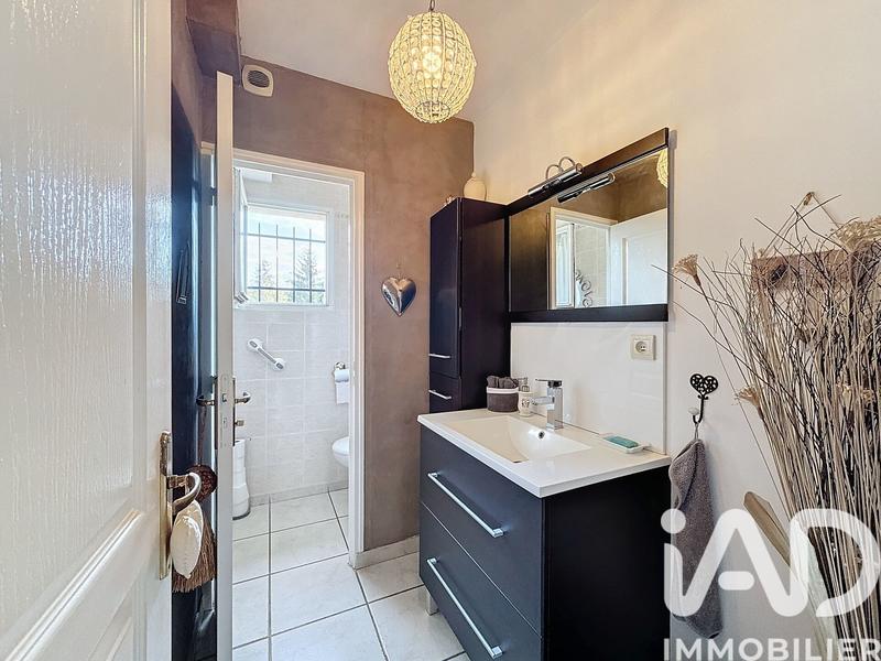 Maison - 248 m² - 8 pièces