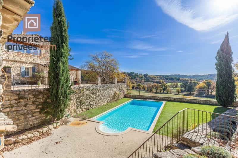 Maison - 305 m² - 10 pièces