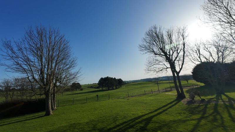 Maison traditionnelle - 276 m² - 8 pièces