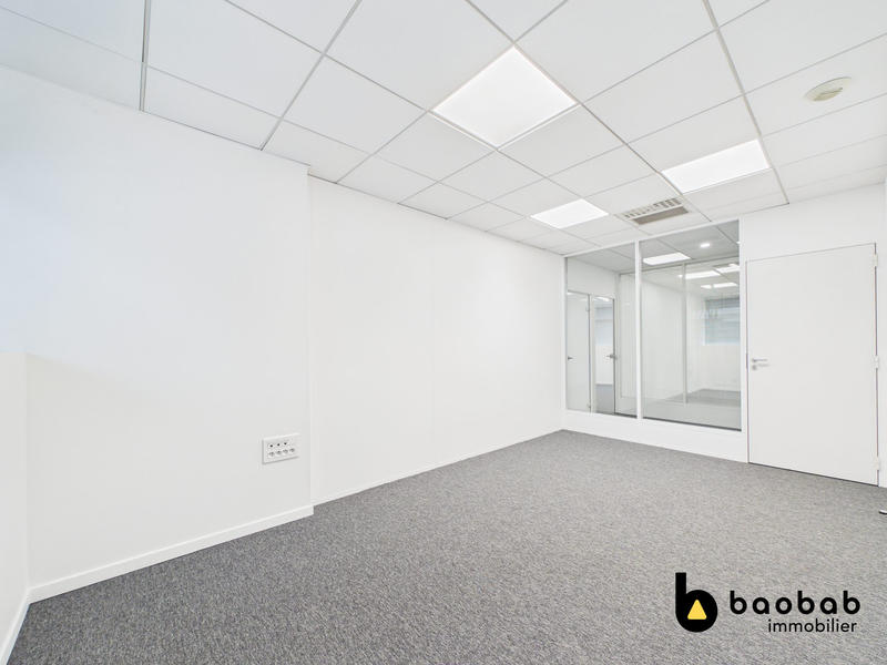 Bureau - 251 m²