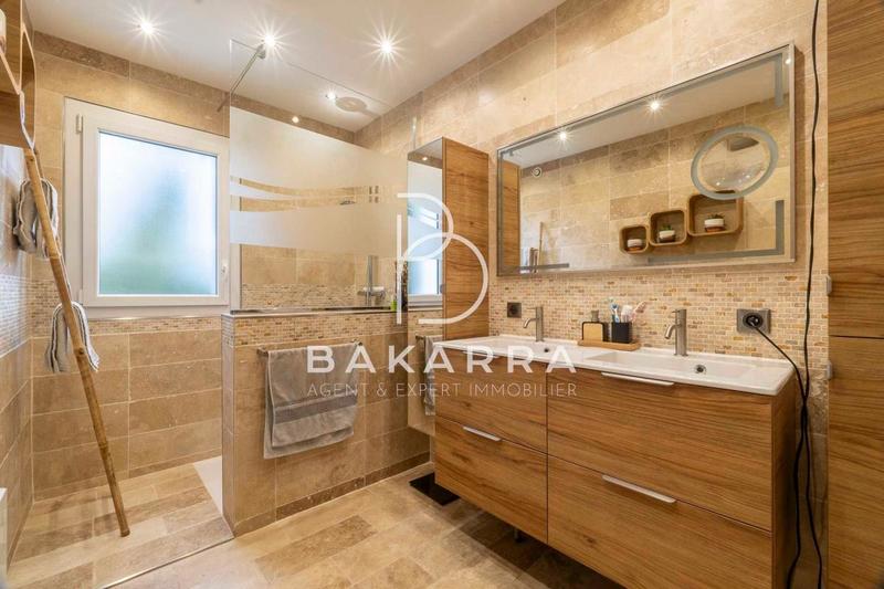 Maison - 184 m² - 6 pièces