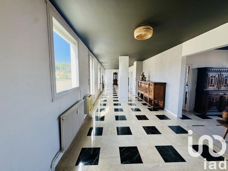 Appartement - 155 m² - 5 pièces