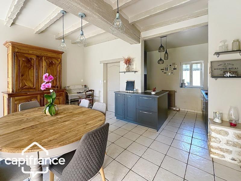 Maison en pierre - 208 m² - 9 pièces