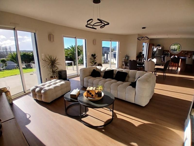 Maison - 160 m² - 5 pièces