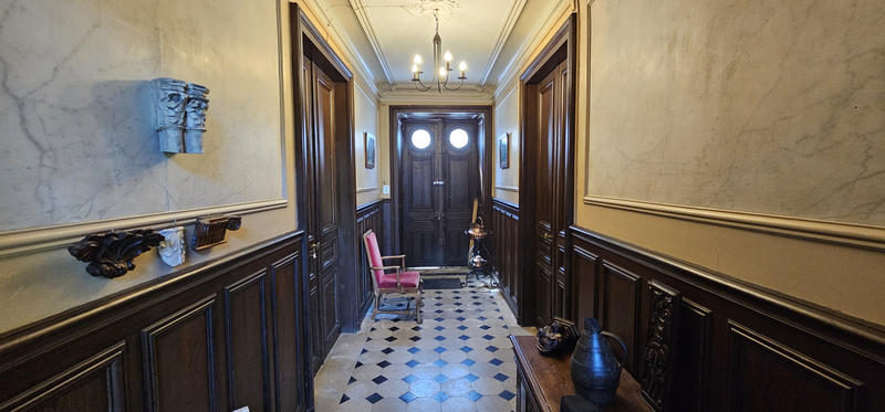 Propriété - 348 m² - 13 pièces