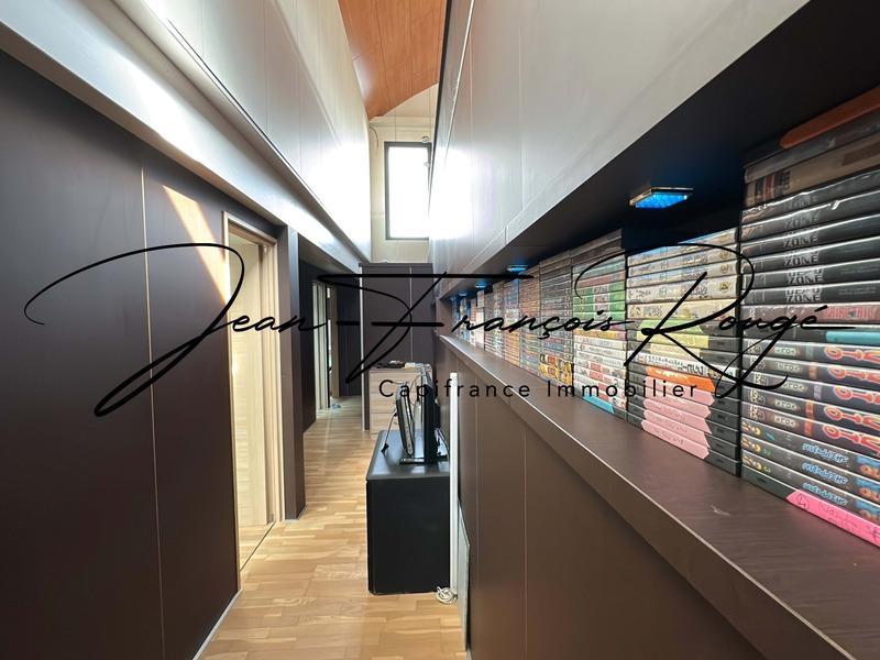 Maison - 320 m² - 10 pièces