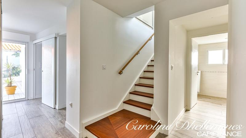 Maison - 263 m² - 7 pièces