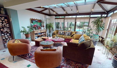 Maison - 223 m² - 9 pièces