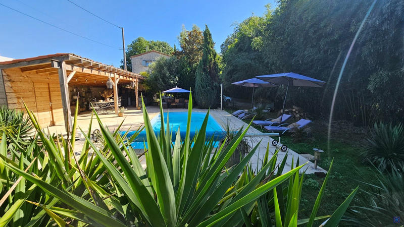 Maison - 198 m² - 7 pièces