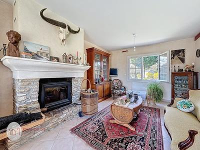 Maison - 202 m² - 8 pièces