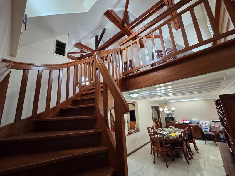 Maison de ville - 140 m² - 4 pièces