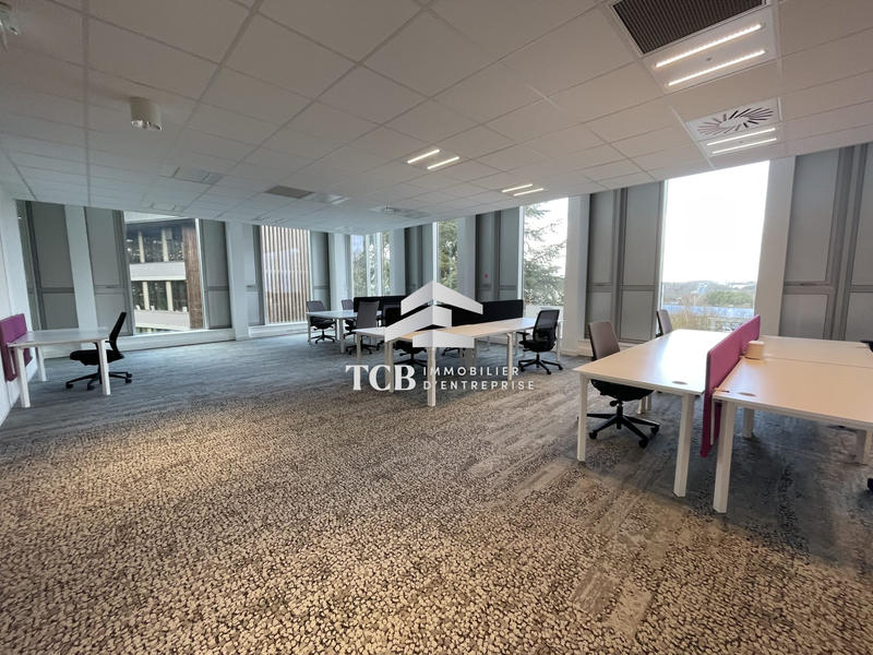Bureau - 665 m²