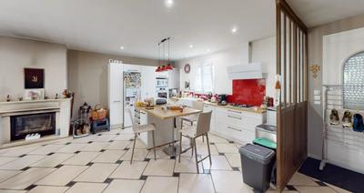 Maison - 90 m² - 5 pièces