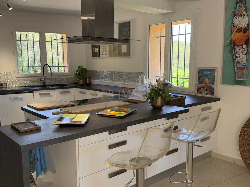 Villa - 242 m² - 6 pièces