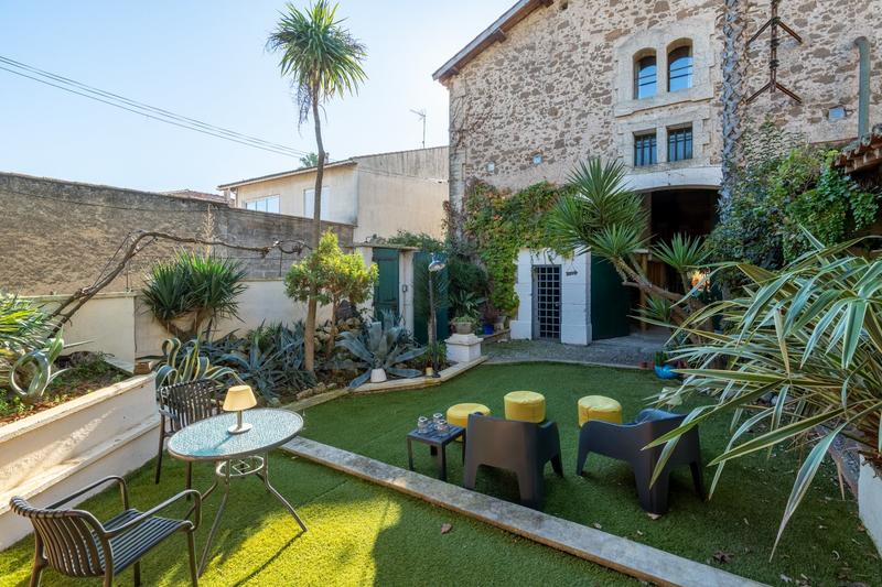 Maison - 550 m² - 10 pièces