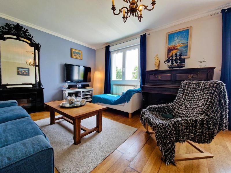 Maison - 181 m² - 8 pièces