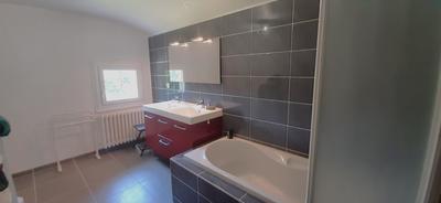 Maison - 384 m² - 18 pièces