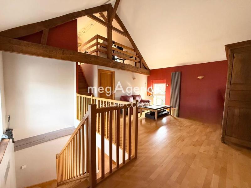 Maison - 210 m² - 7 pièces