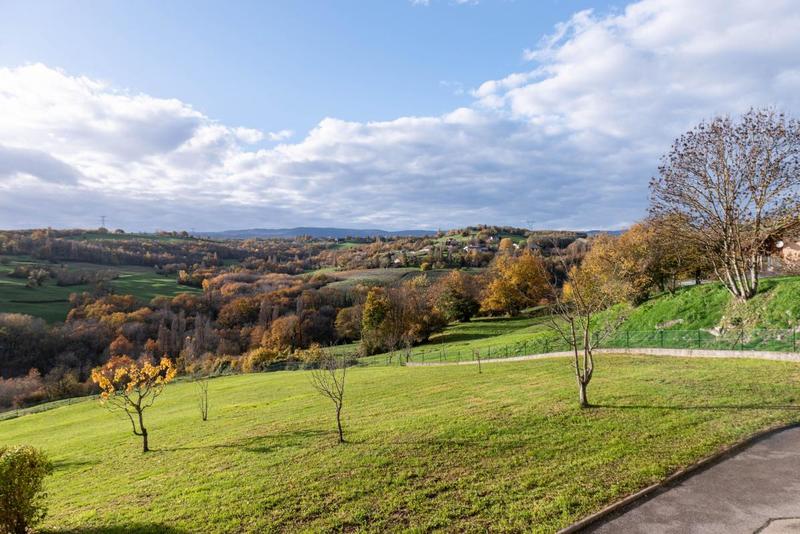 Maison - 218 m² - 9 pièces