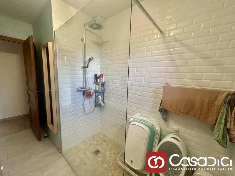 Maison traditionnelle - 110 m² - 5 pièces