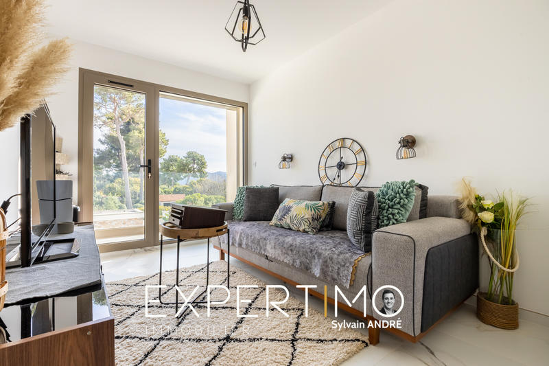 Maison - 230 m² - 9 pièces