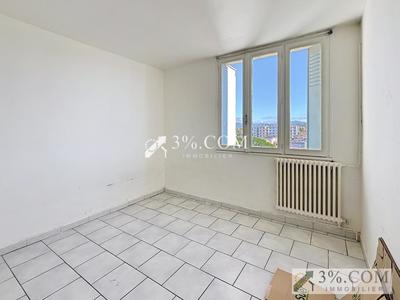 Appartement - 65 m² - 4 pièces