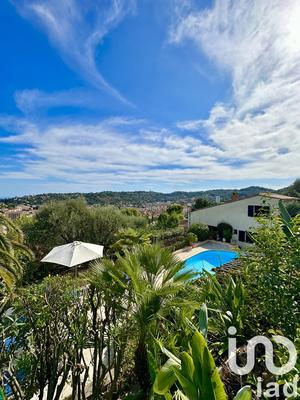 Maison - 141 m² - 5 pièces