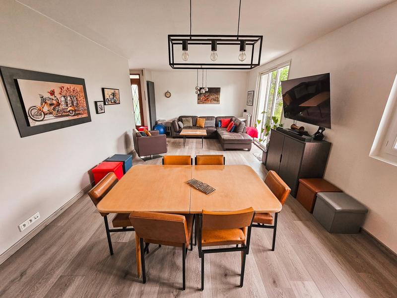 Maison - 90 m² - 6 pièces