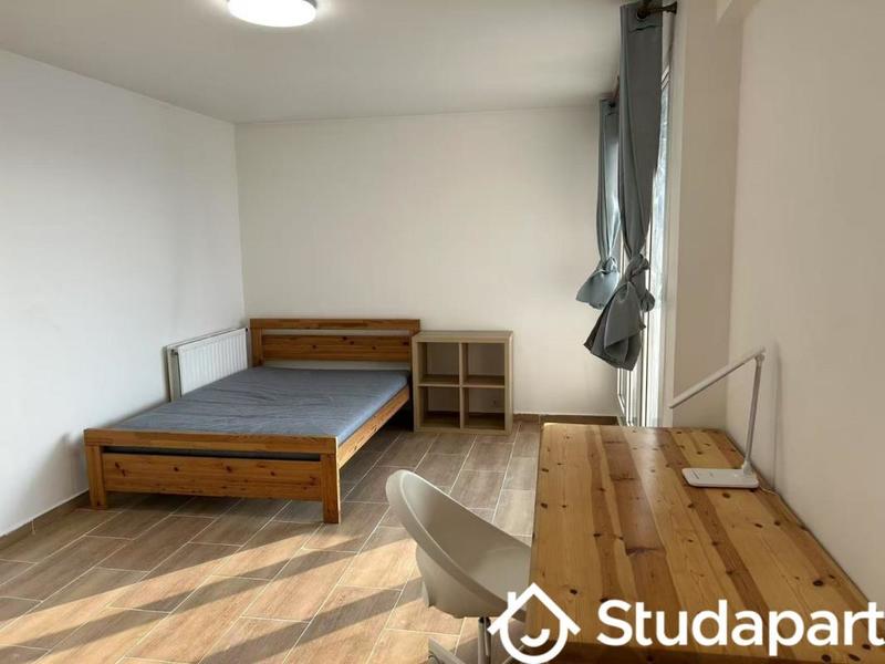 Chambre - 11 m² - 1 pièce