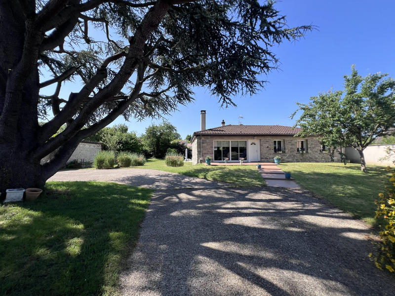 Maison traditionnelle - 215 m² - 7 pièces