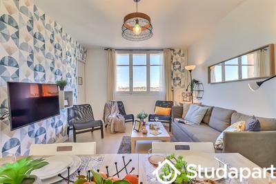 Chambre - 11 m² - 1 pièce