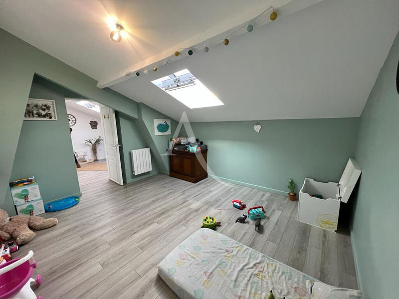 Maison - 90 m² - 5 pièces