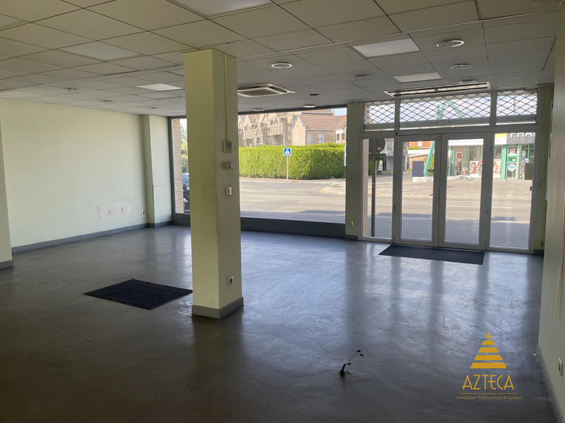Local commercial - 140 m² - 6 pièces
