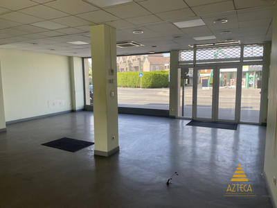 Local commercial - 140 m² - 6 pièces